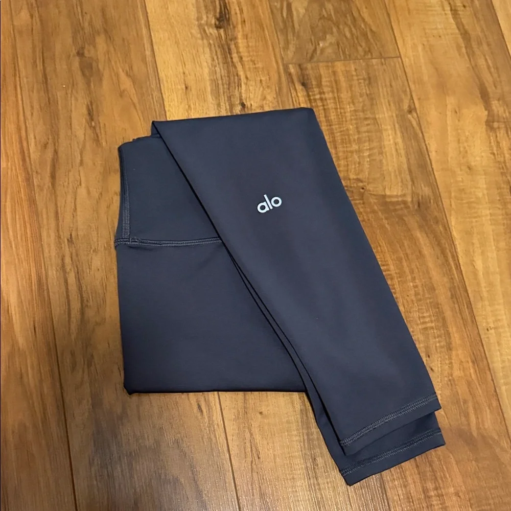 ALO Yoga High-Waisted Airlift Anthracite Leggings - Picture 5 of 6